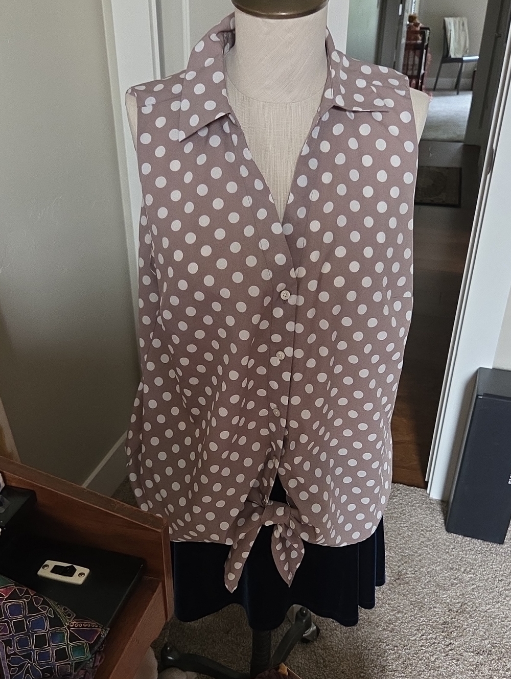 Ann Taylor Sleeveless Taupe Polka Dot Tie-Front Top Size Medium